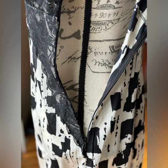 Forever 21 Bustier Strap Dress, Print and Lace Accents (M) - Picture 7 of 8